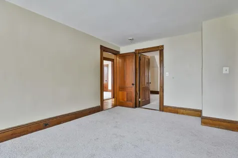 516 Lake Avenue Manchester NH 03103