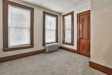 516 Lake Avenue Manchester NH 03103