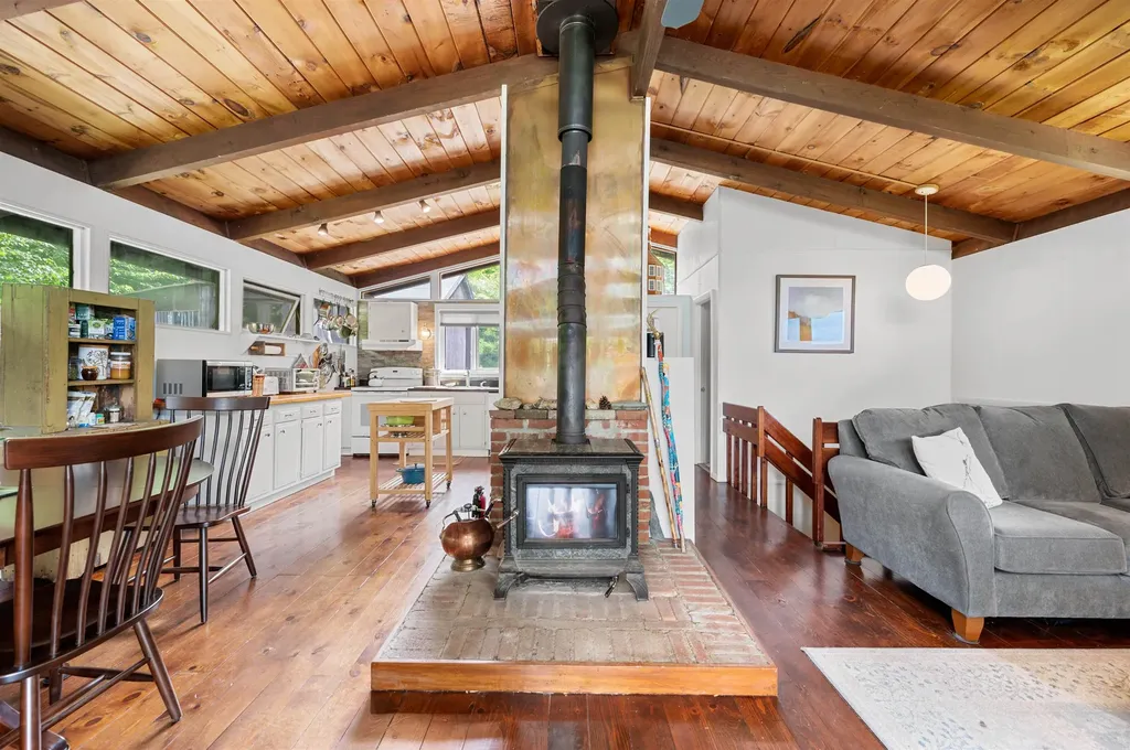 155 Thacher Road Bolton VT 05471