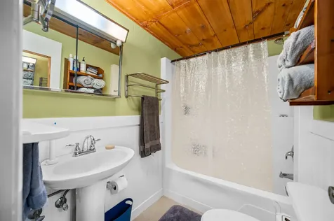 155 Thacher Road Bolton VT 05471