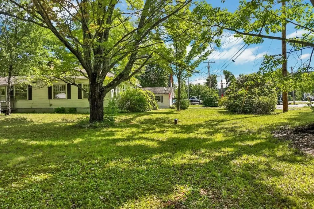 4 Varney Point Road Gilford NH 03249