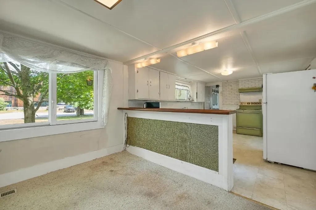 4 Varney Point Road Gilford NH 03249