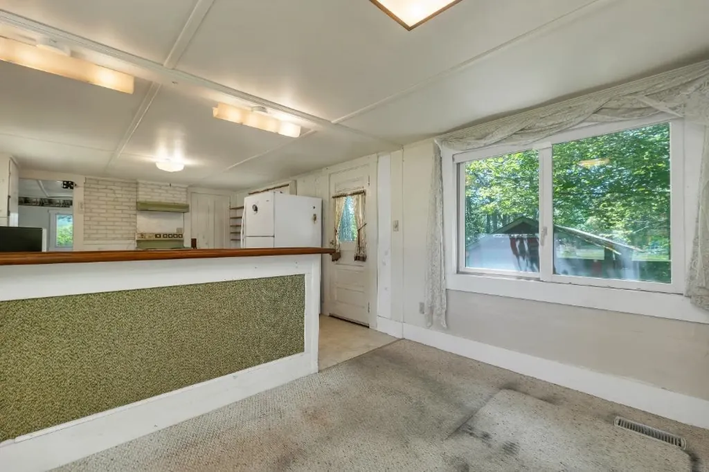 4 Varney Point Road Gilford NH 03249
