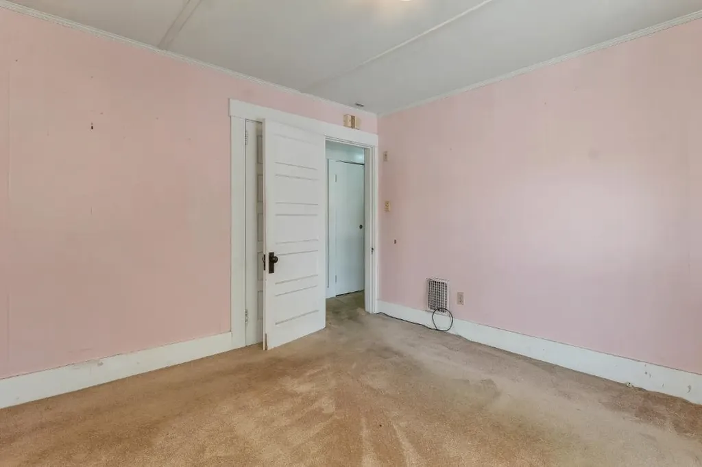 4 Varney Point Road Gilford NH 03249