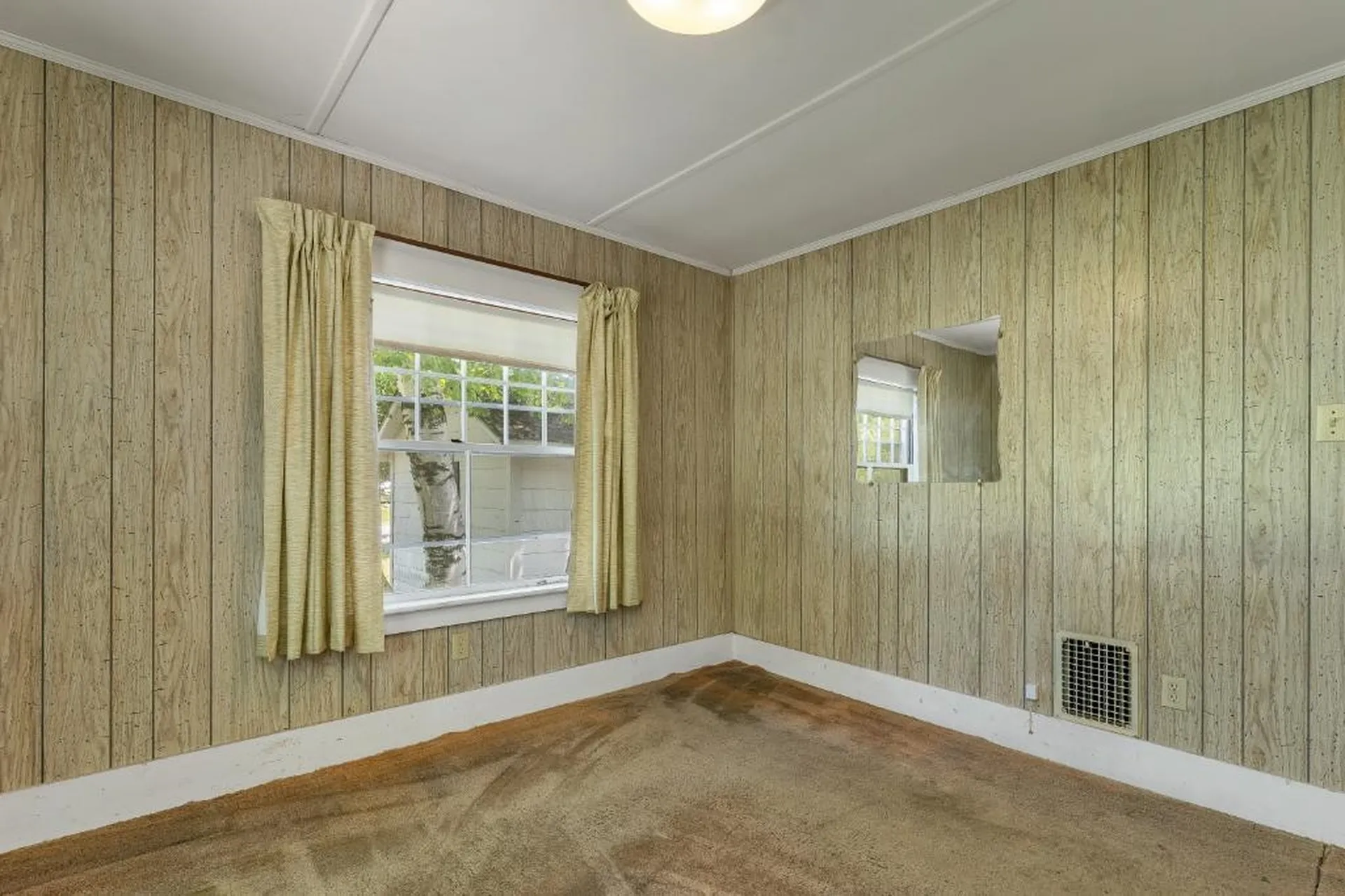 4 Varney Point Road Gilford NH 03249