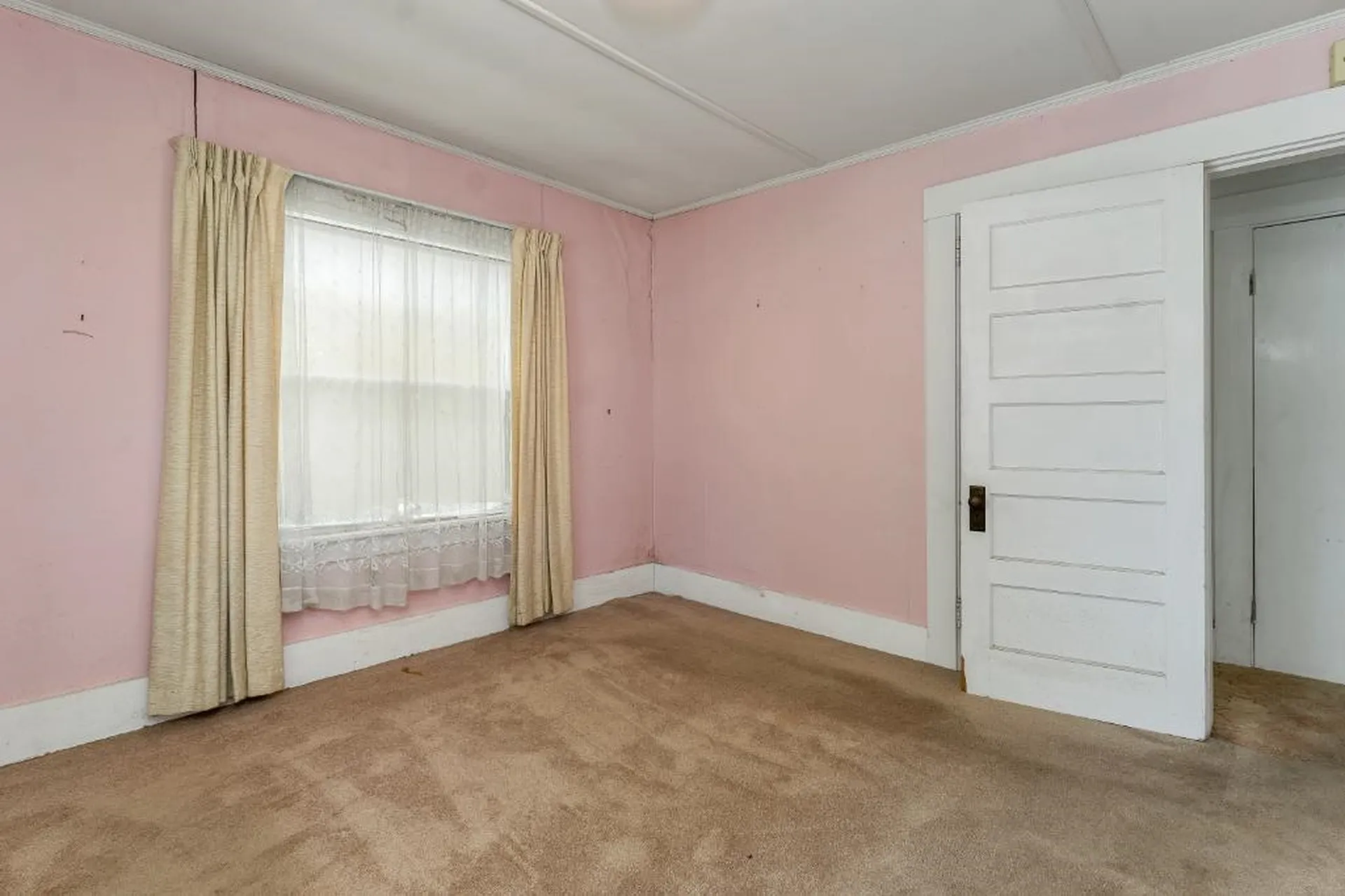 4 Varney Point Road Gilford NH 03249