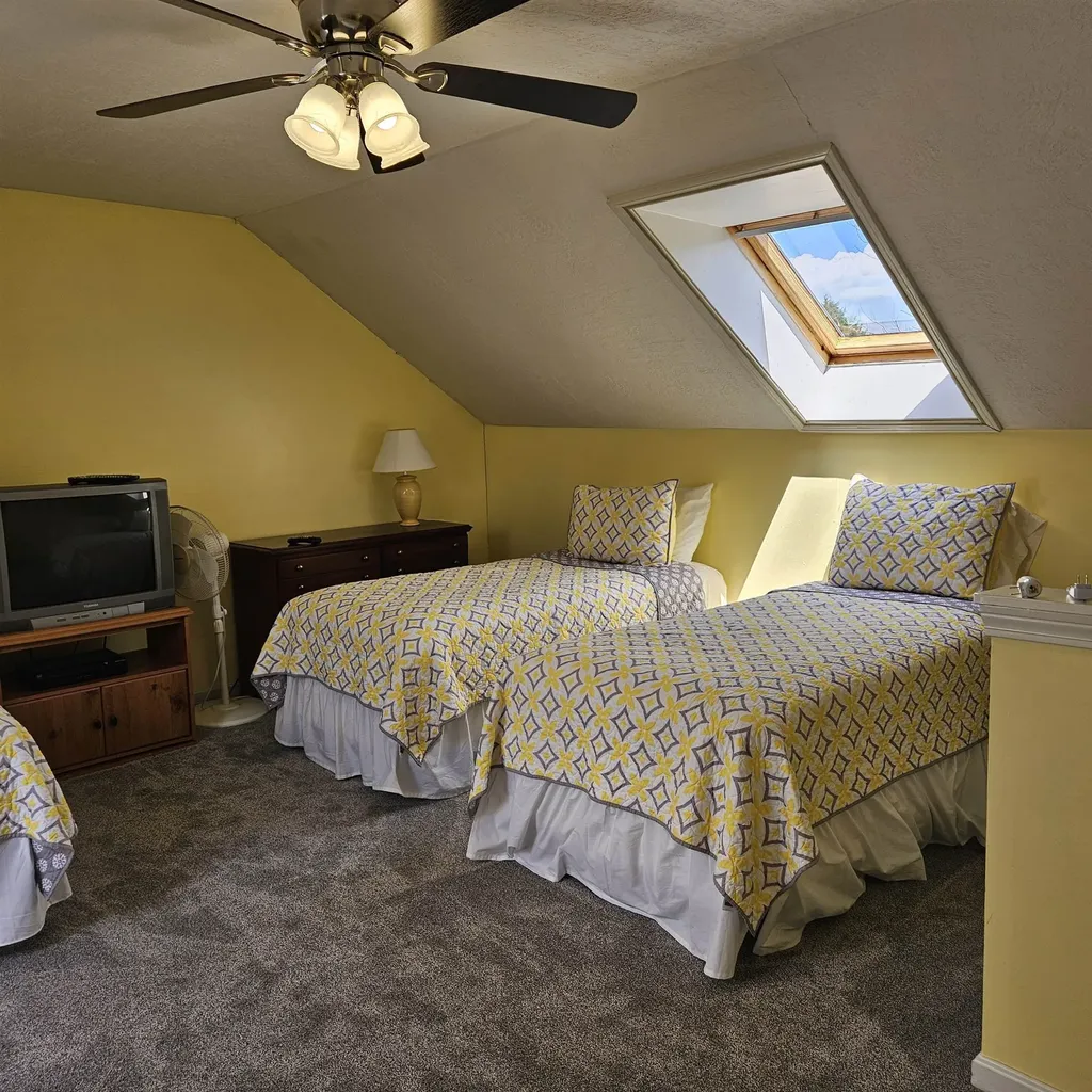 12 Grant Drive Woodstock NH 03262