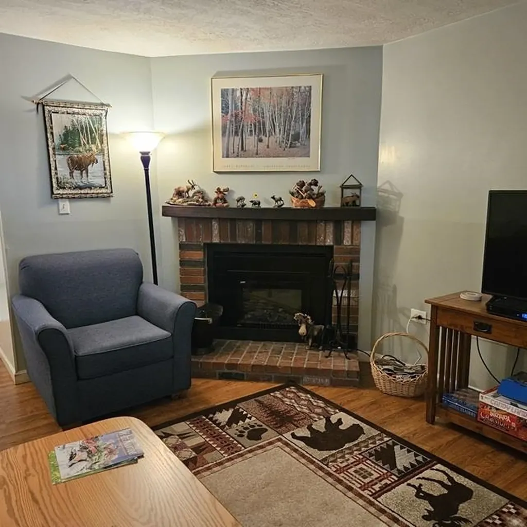 12 Grant Drive Woodstock NH 03262