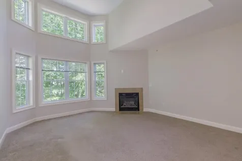 80-7 Carriage Way Manchester NH 03102