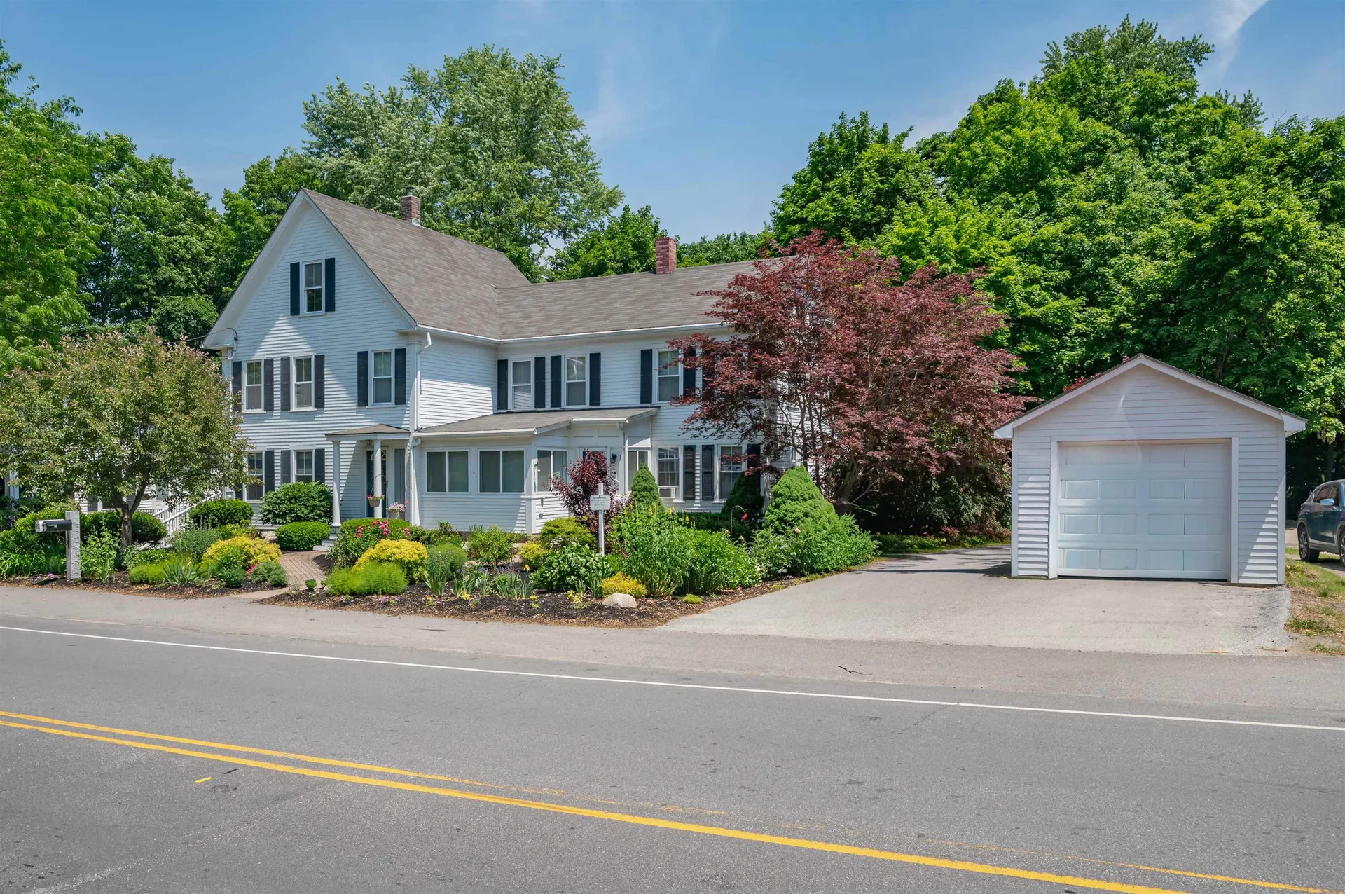 Hollis NH, 1 Broad Street