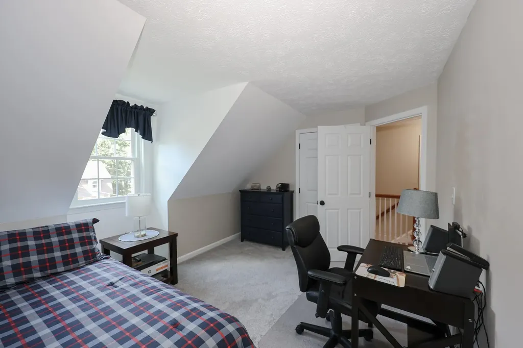 6 Grace Drive Nashua NH 03062