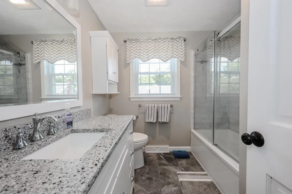 6 Grace Drive Nashua NH 03062