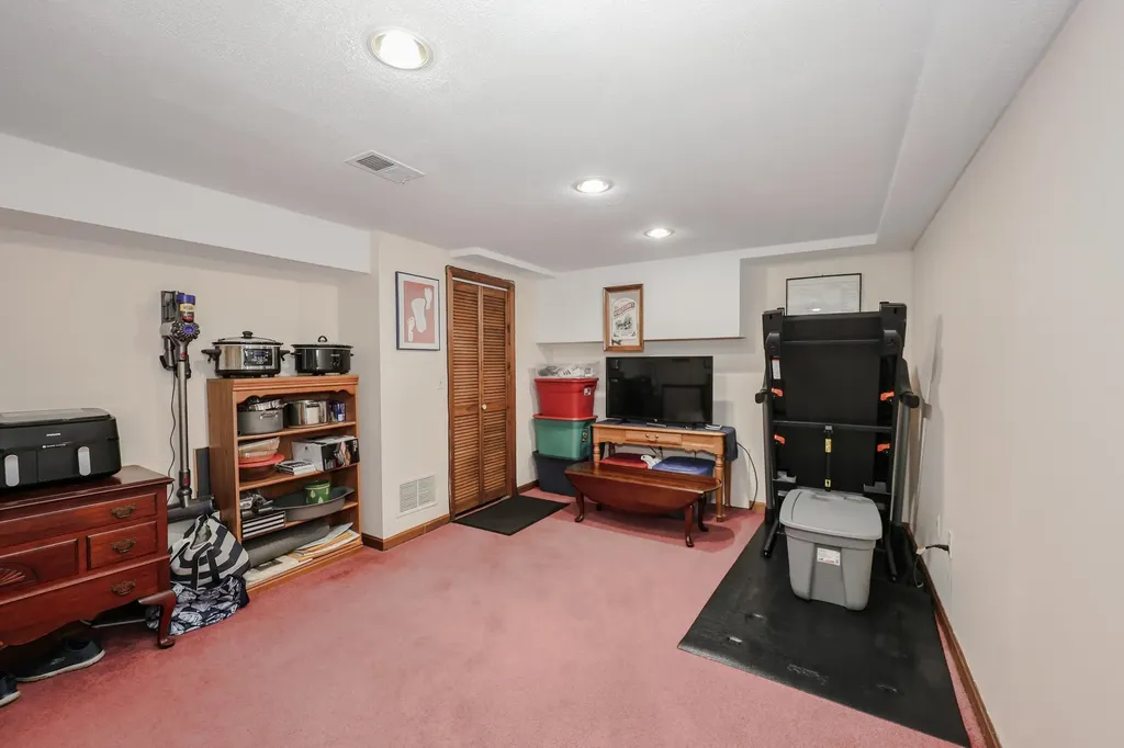 6 Grace Drive Nashua NH 03062