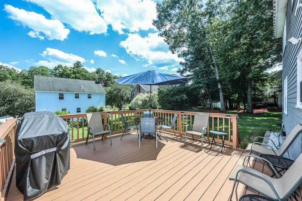 6 Grace Drive Nashua NH 03062