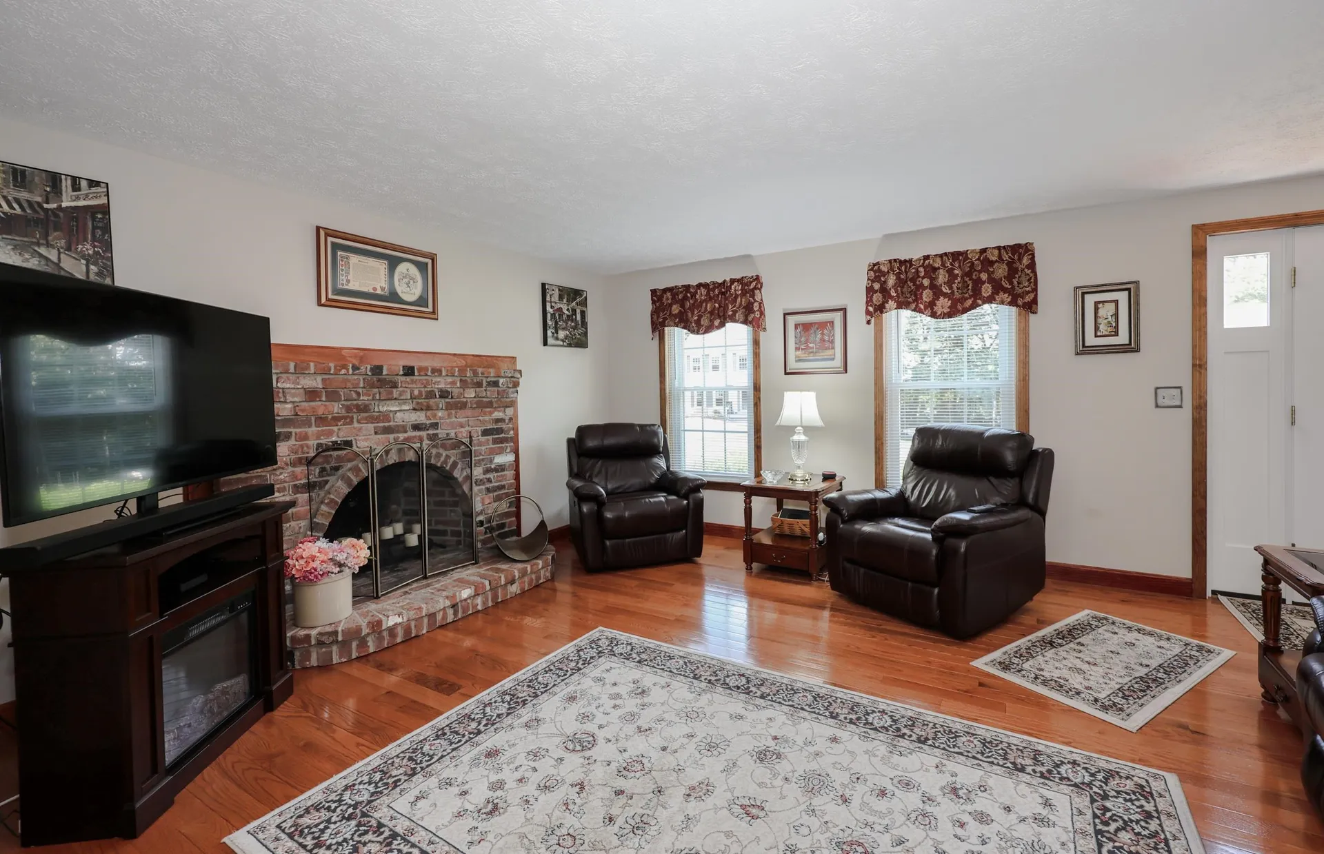 6 Grace Drive Nashua NH 03062