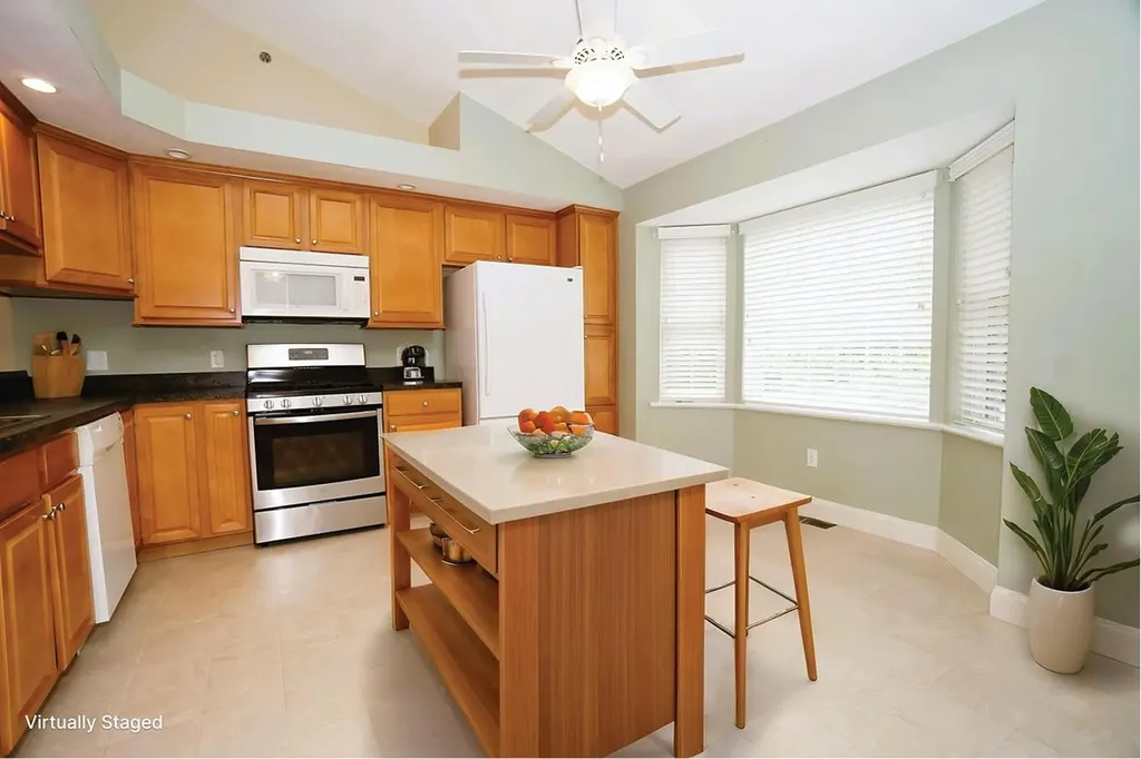 136 Hall Road Fremont NH 03044