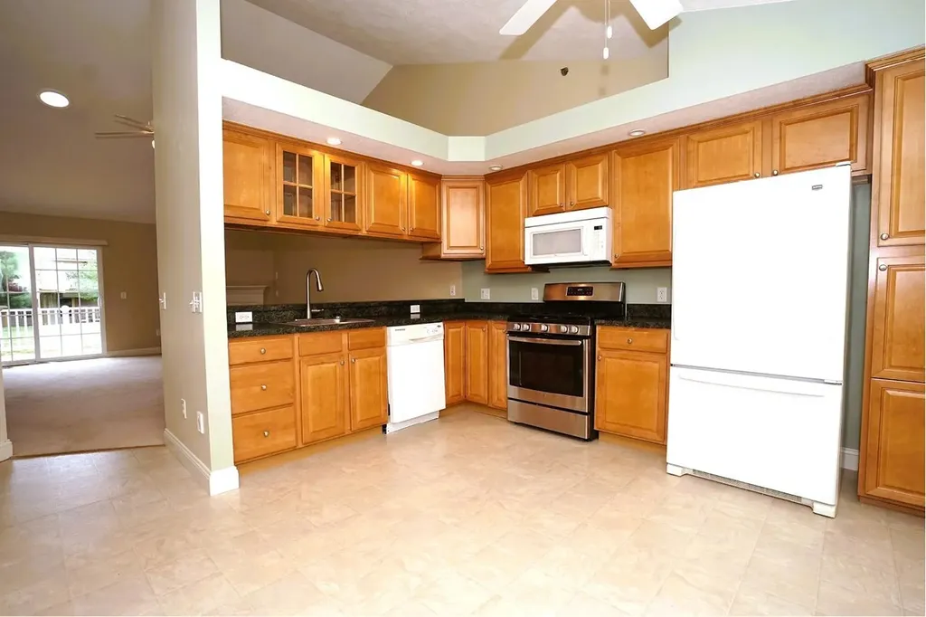 136 Hall Road Fremont NH 03044