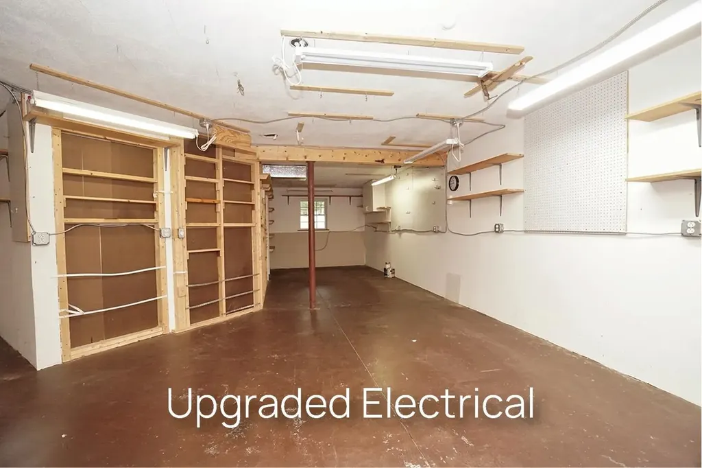136 Hall Road Fremont NH 03044