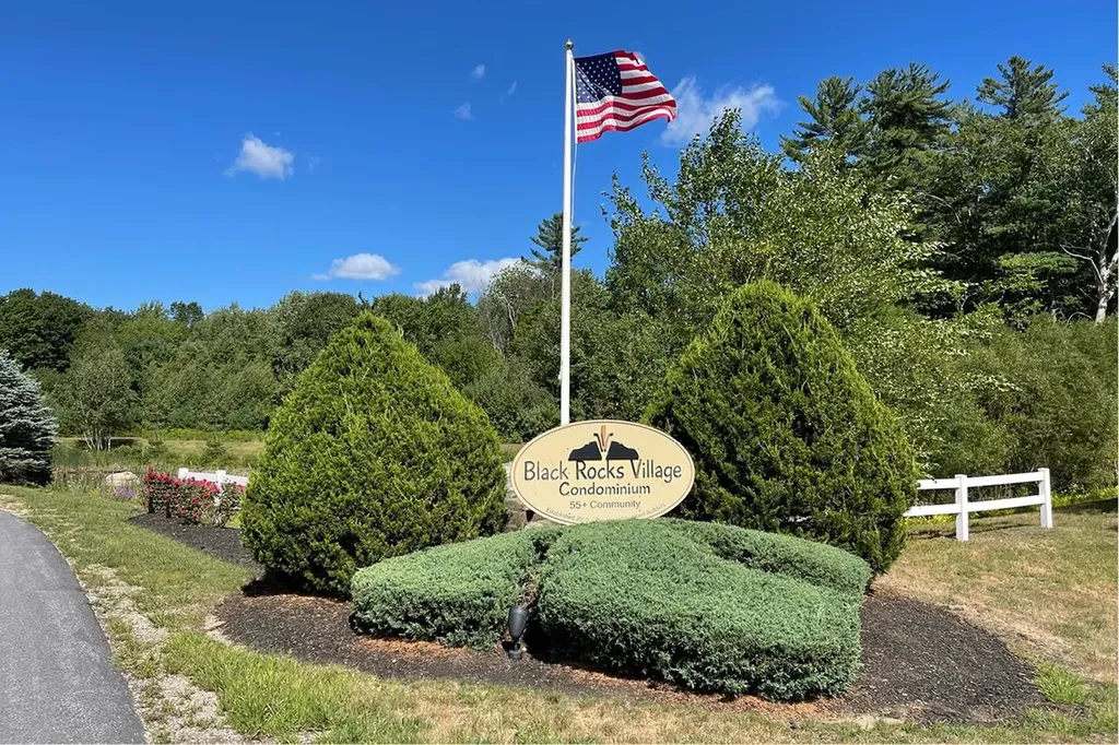 136 Hall Road Fremont NH 03044