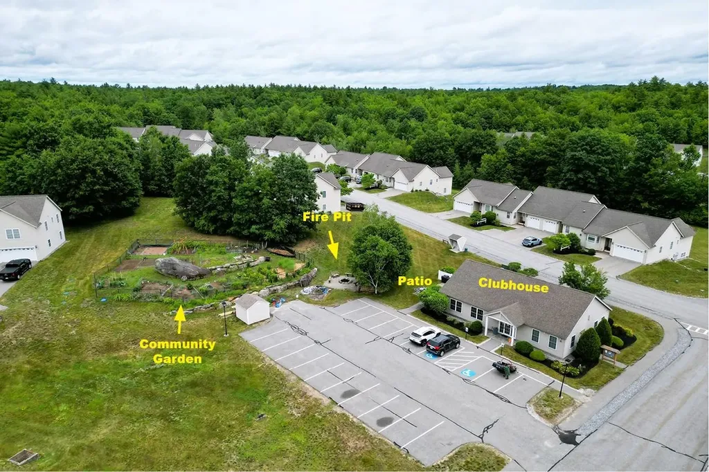 136 Hall Road Fremont NH 03044