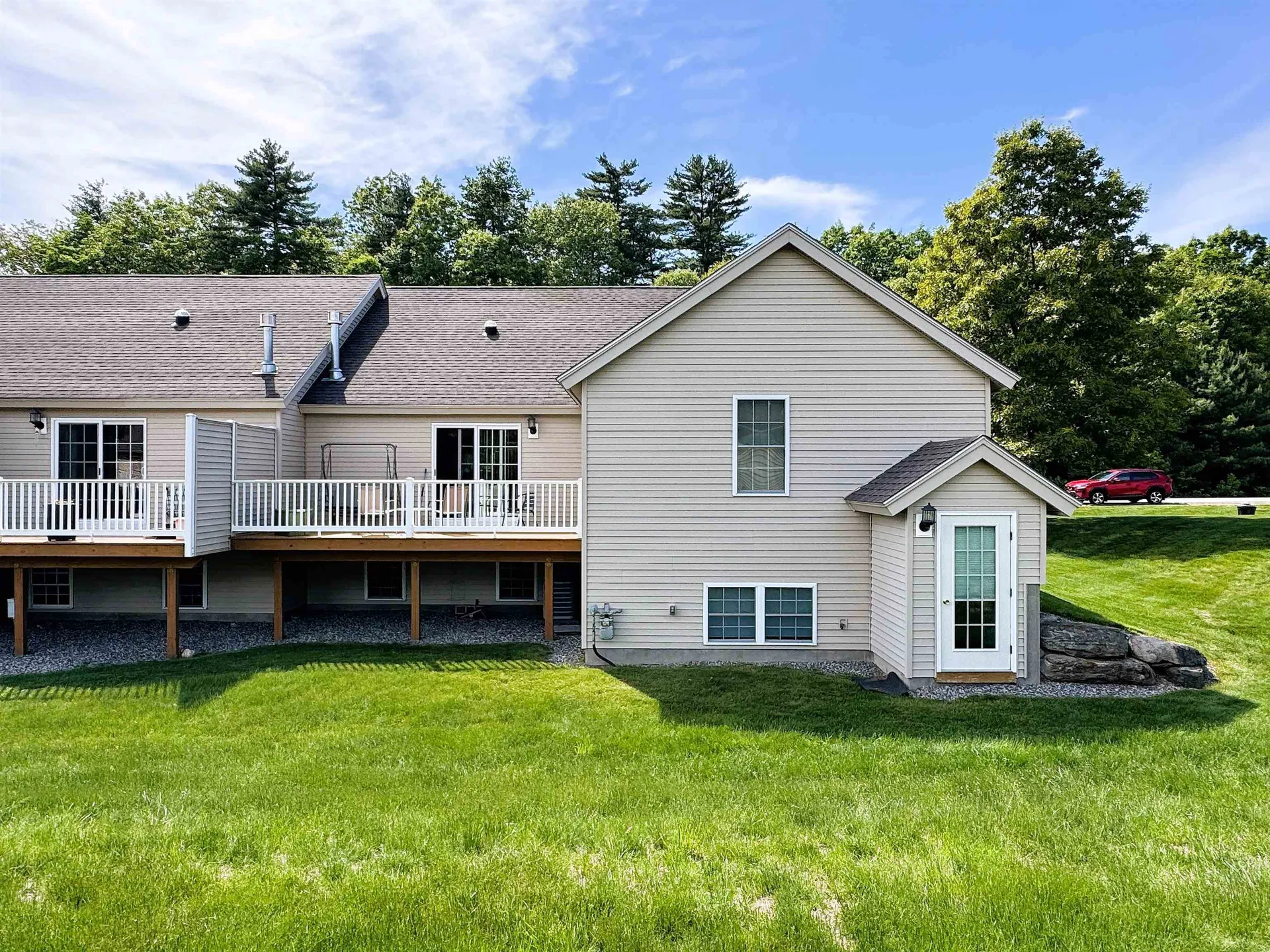 136 Hall Road Fremont NH 03044