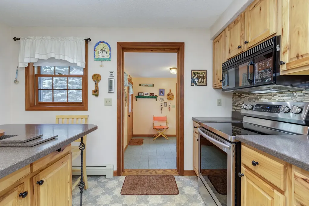 8 Freedom Acres Drive Concord NH 03301