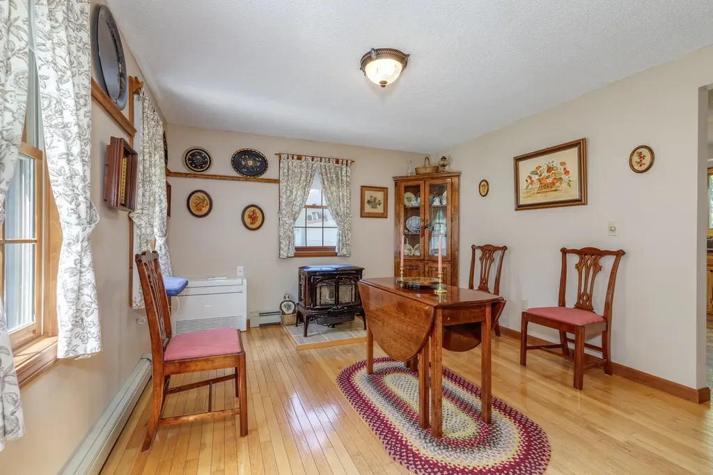 8 Freedom Acres Drive Concord NH 03301
