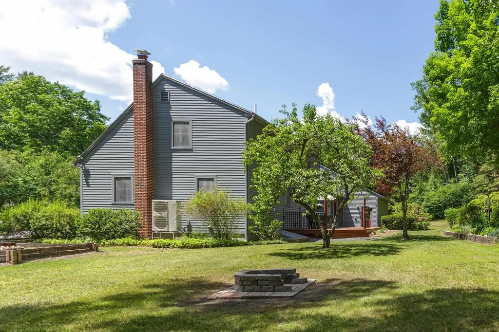 8 Freedom Acres Drive Concord NH 03301