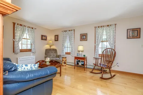 8 Freedom Acres Drive Concord NH 03301