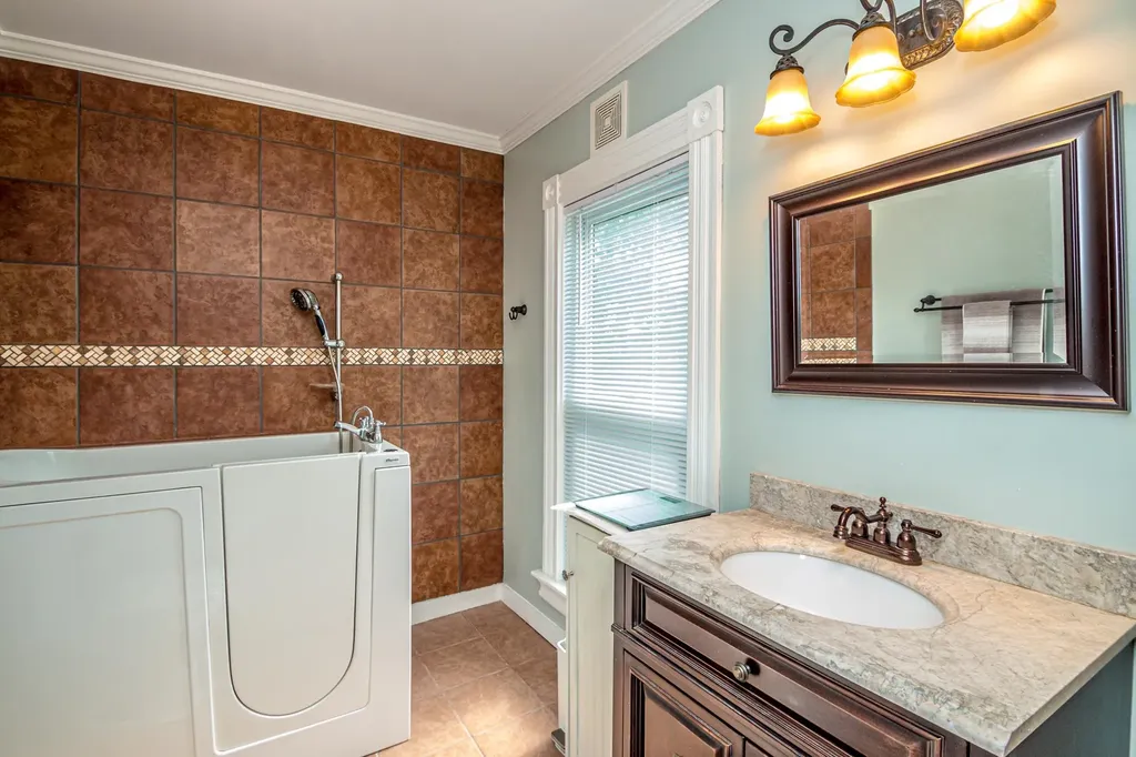 77 Bunker Hill Street Lancaster NH 03584