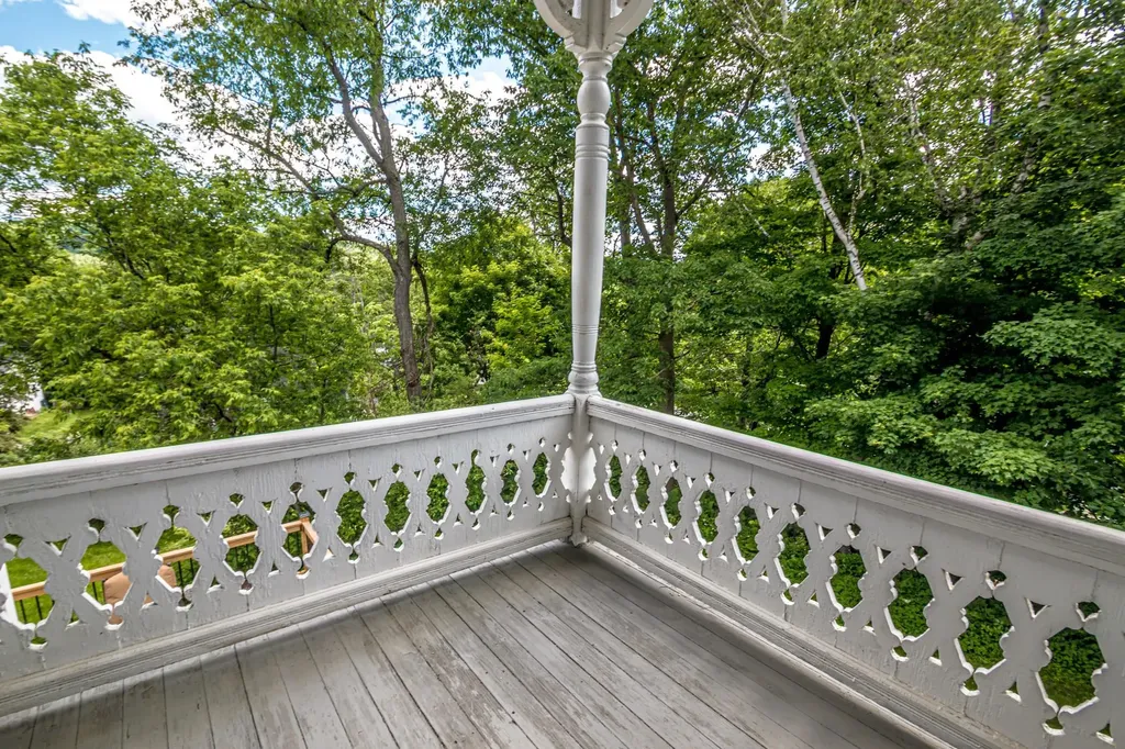 77 Bunker Hill Street Lancaster NH 03584