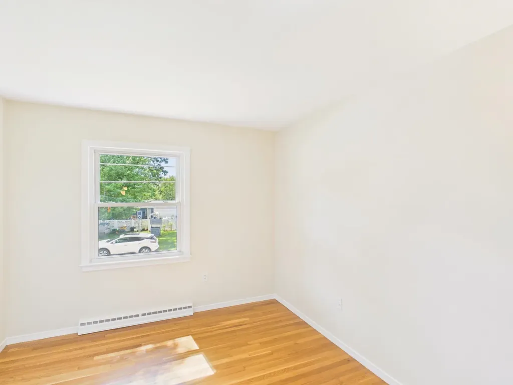 29 Burnside Street Nashua NH 03064