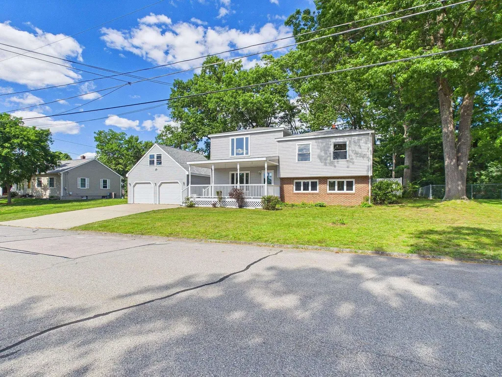 29 Burnside Street Nashua NH 03064