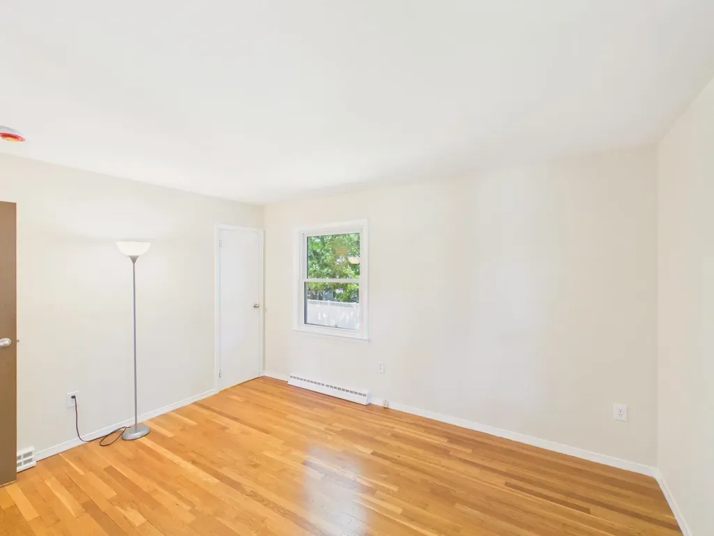 29 Burnside Street Nashua NH 03064