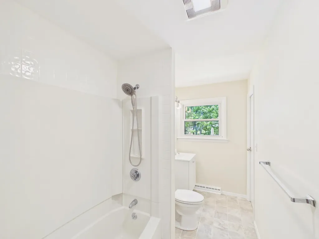 29 Burnside Street Nashua NH 03064