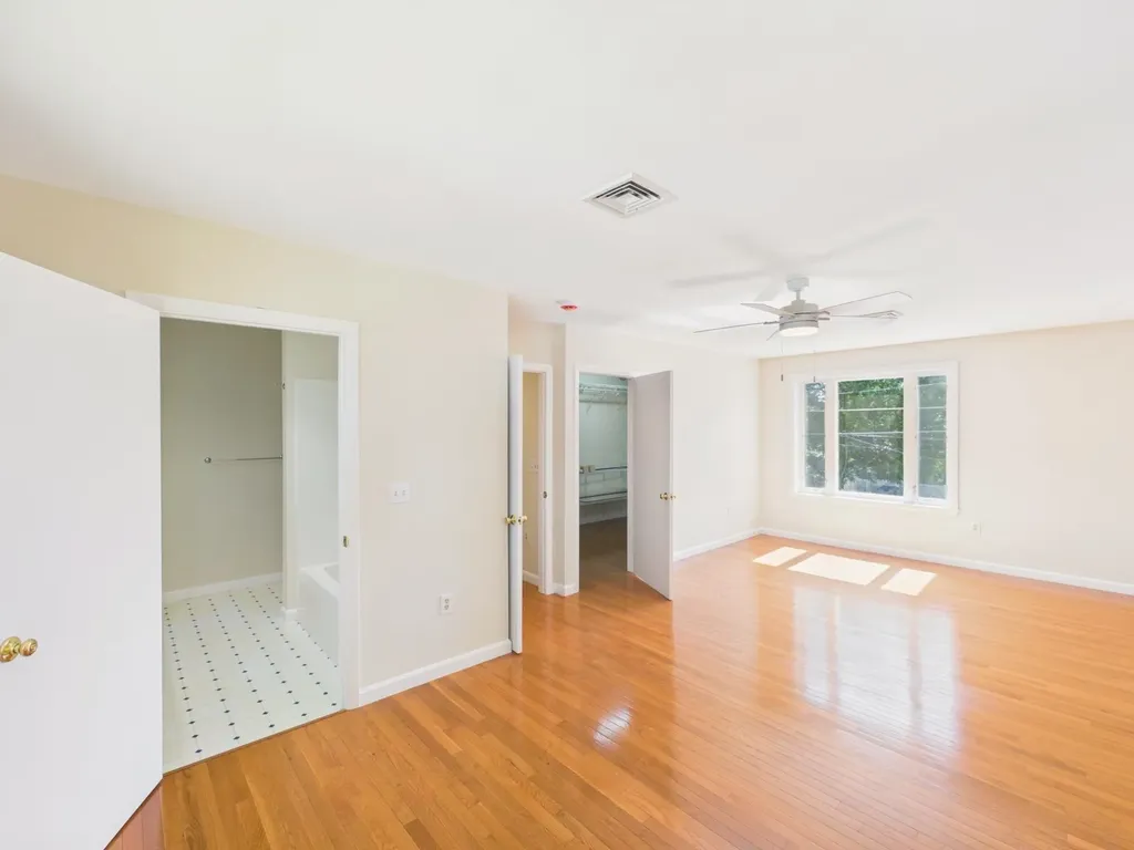 29 Burnside Street Nashua NH 03064