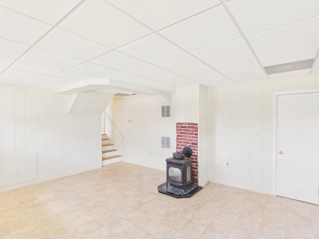 29 Burnside Street Nashua NH 03064