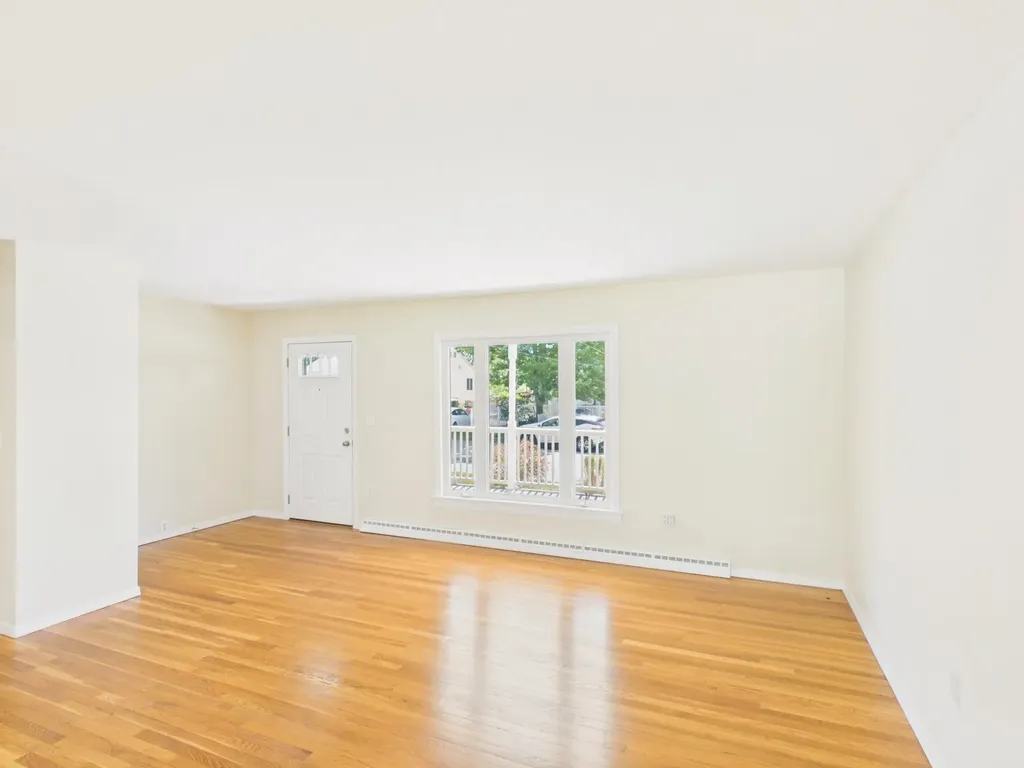 29 Burnside Street Nashua NH 03064