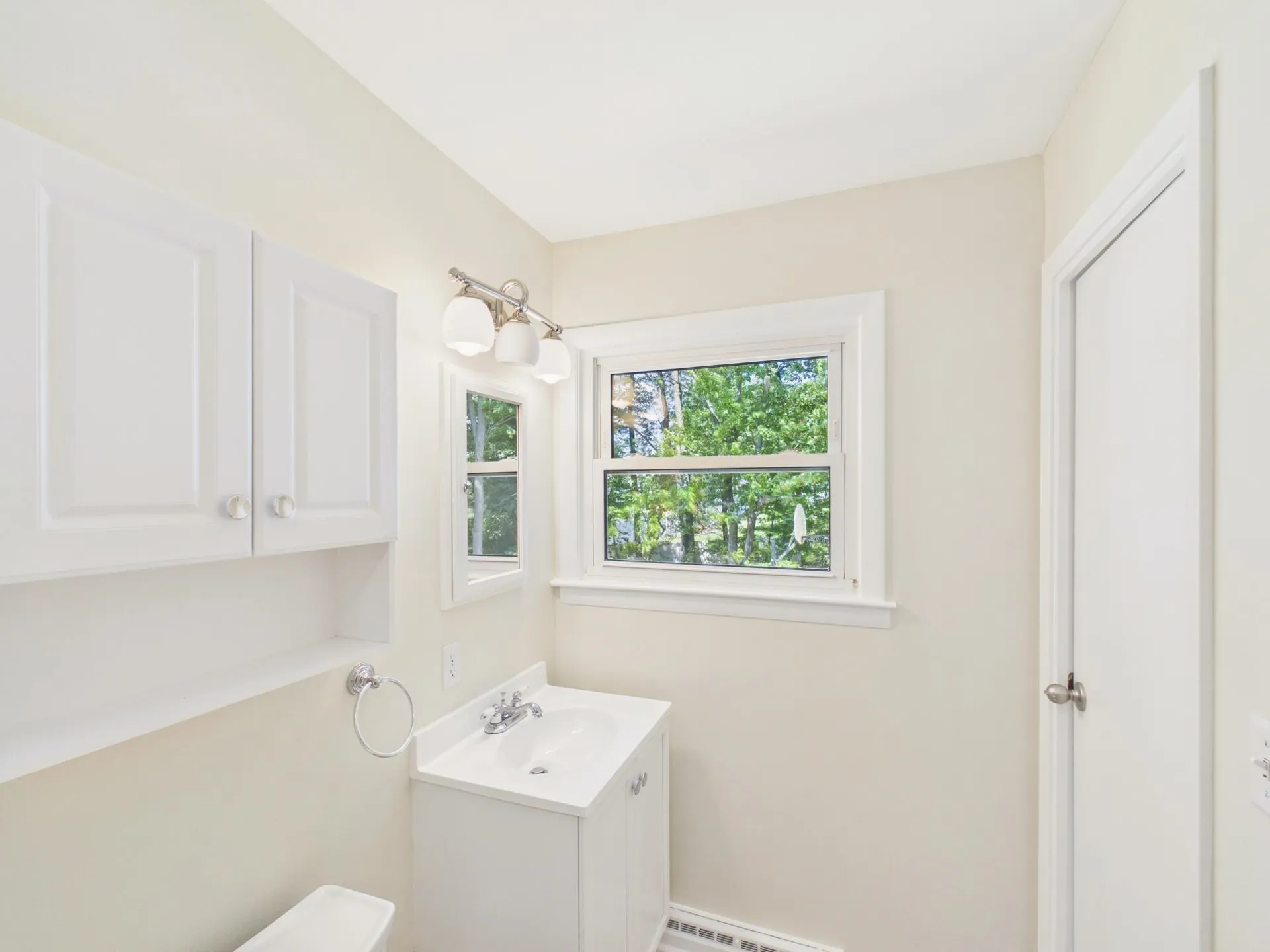 29 Burnside Street Nashua NH 03064