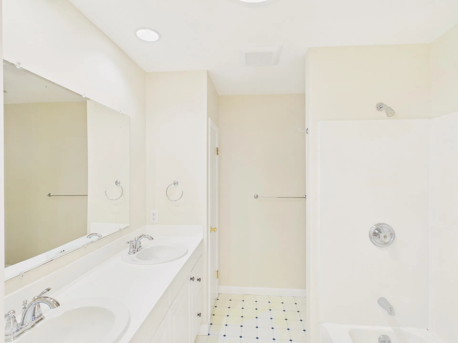 29 Burnside Street Nashua NH 03064