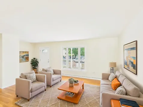 29 Burnside Street Nashua NH 03064