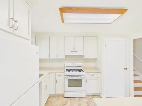 29 Burnside Street Nashua NH 03064