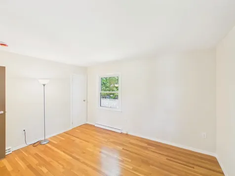 29 Burnside Street Nashua NH 03064