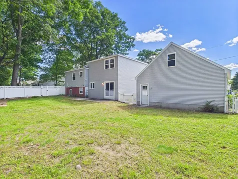 29 Burnside Street Nashua NH 03064