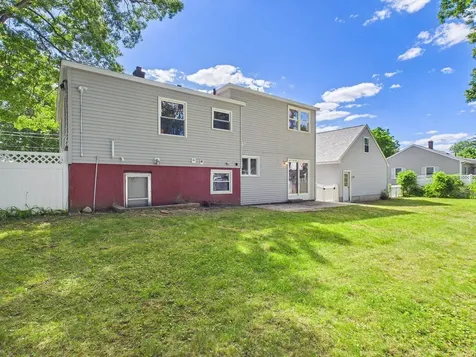 29 Burnside Street Nashua NH 03064