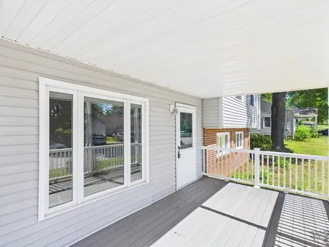29 Burnside Street Nashua NH 03064