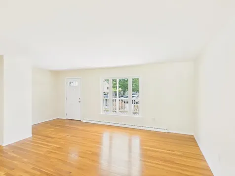 29 Burnside Street Nashua NH 03064