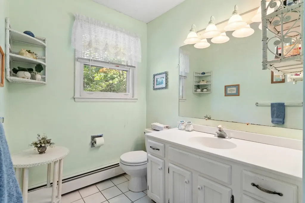 10 Logwood Circle Essex VT 05452