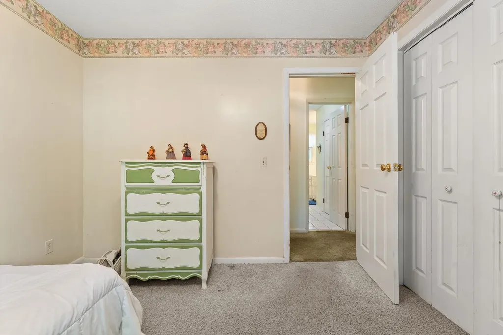 10 Logwood Circle Essex VT 05452