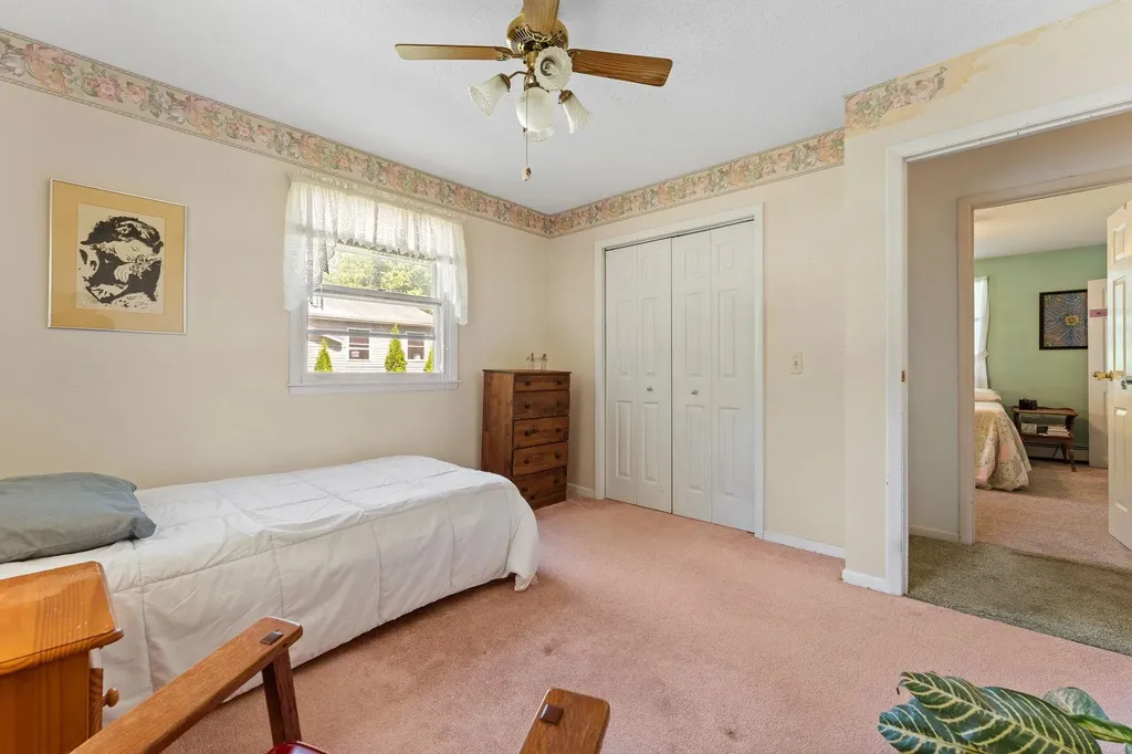 10 Logwood Circle Essex VT 05452
